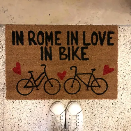 In In In Bike Apartment